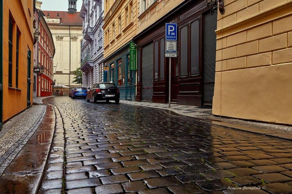 Apart Near The Charles Bridge Prag Dış mekan fotoğraf